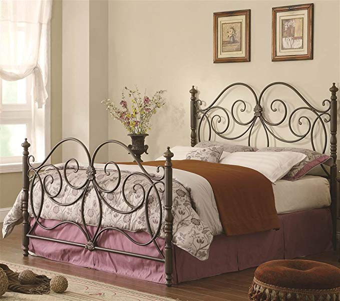 Coaster Home Furnishings Traditional Panel Bed (King - 86 in. L x 78.25 in. W x 55.25 in. H)